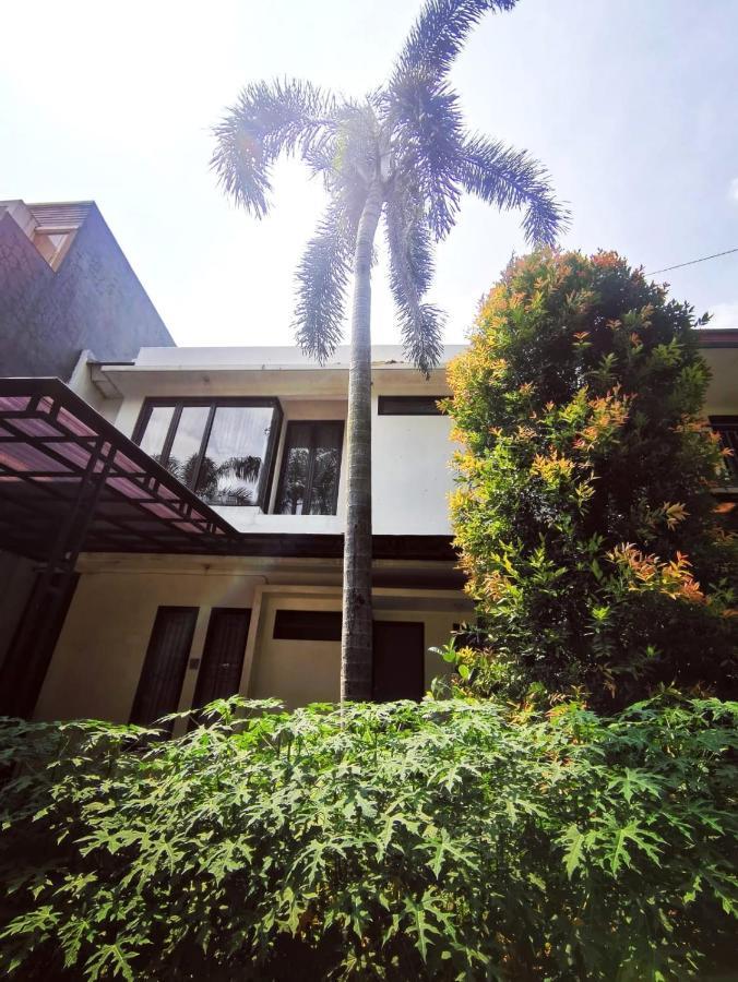 4-Bedroom Home In South Jakarta Nuansa Swadarma Residence By Le Ciel Hospitality 外观 照片