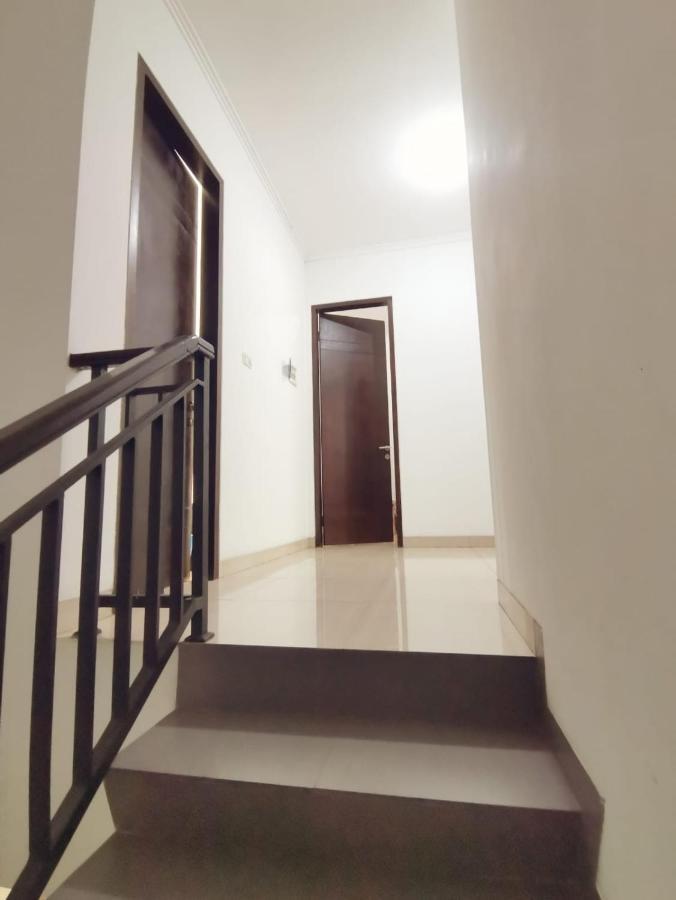 4-Bedroom Home In South Jakarta Nuansa Swadarma Residence By Le Ciel Hospitality 外观 照片