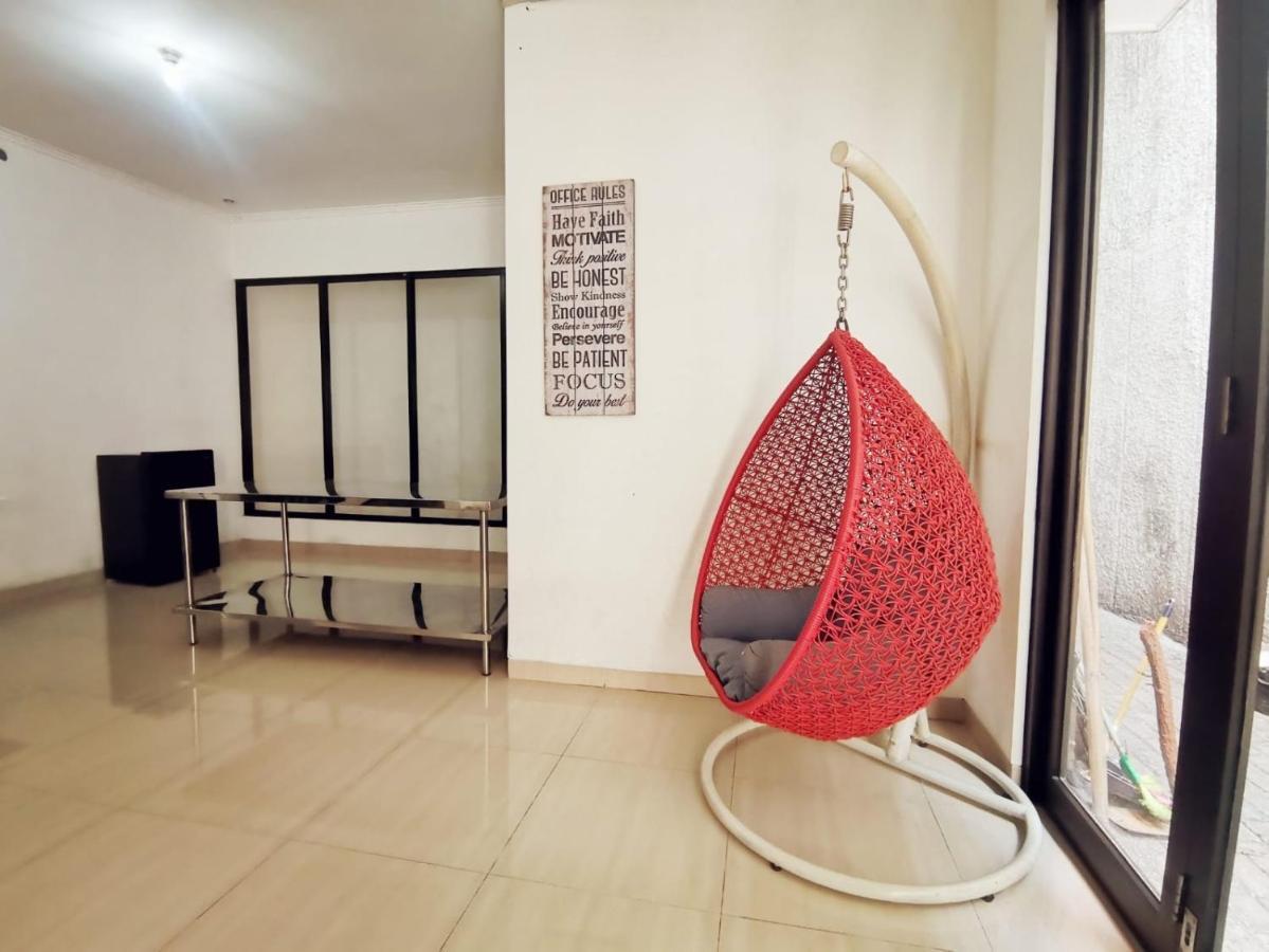 4-Bedroom Home In South Jakarta Nuansa Swadarma Residence By Le Ciel Hospitality 外观 照片