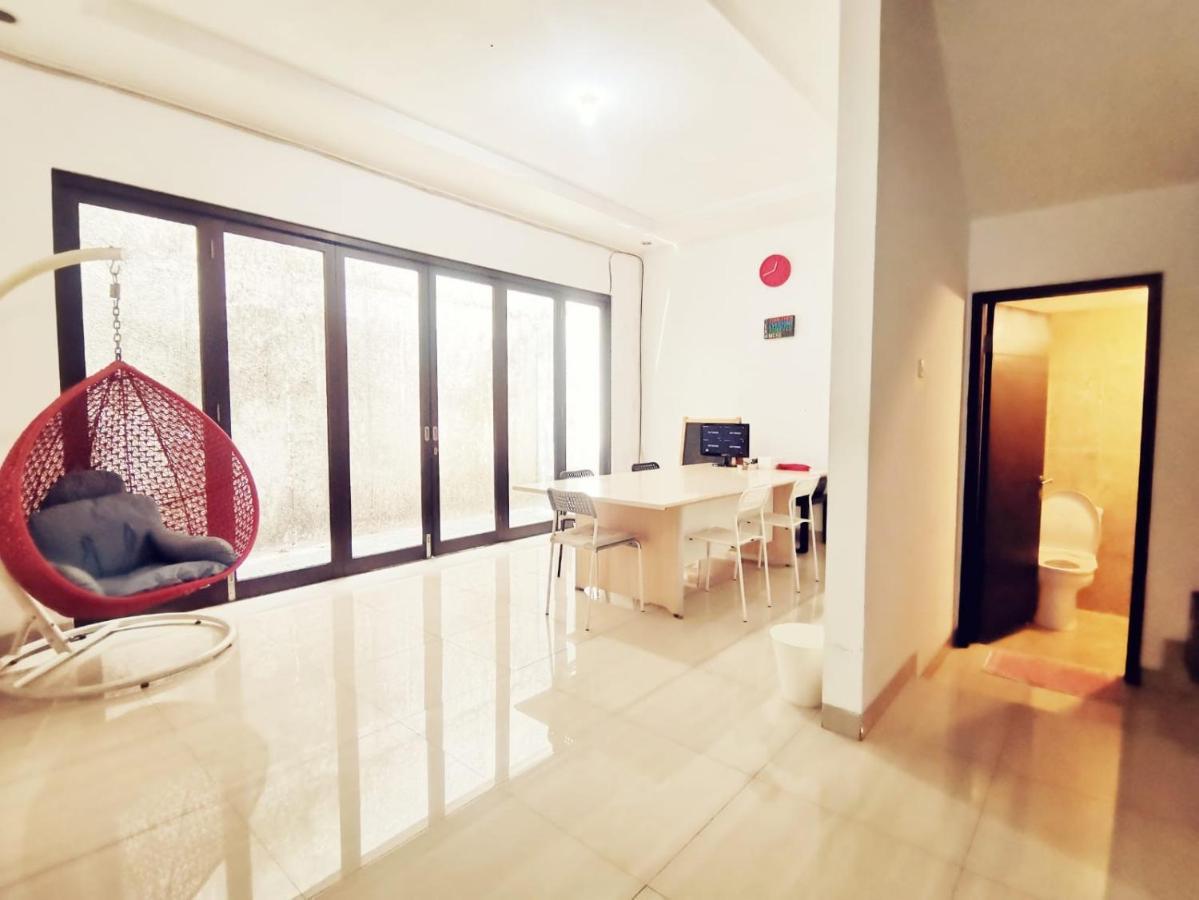 4-Bedroom Home In South Jakarta Nuansa Swadarma Residence By Le Ciel Hospitality 外观 照片